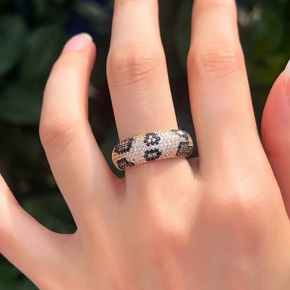 ADJUSTABLE LEOPARD PAVE GOLD RING - Picture 4 of 4
